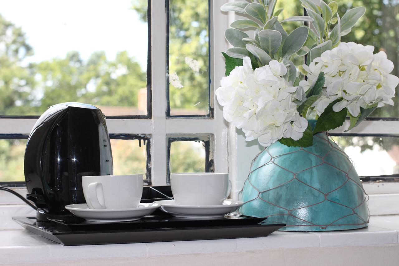 The Station Hotell West Byfleet Eksteriør bilde